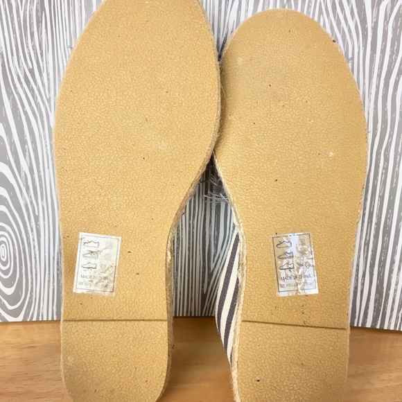 SALE! Striped ESPADRILLE 🌸Boat Style ⚓️Slip-On ♥️ - Picture 6 of 8